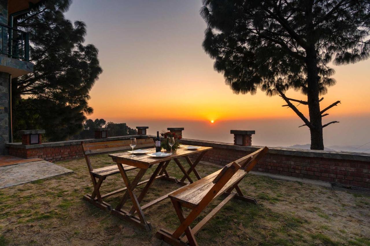 Stayvista At The Winter Line With Complimentary Breakfast Kasauli Exteriör bild